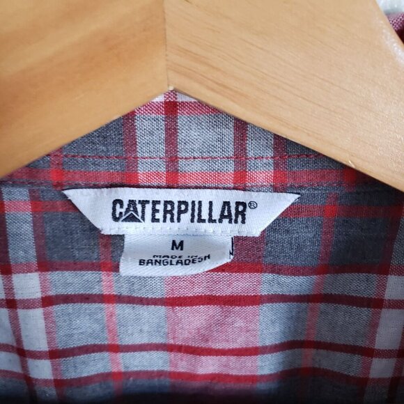 CAT Caterpillar Plaid Button Up Short Sleeve Shirt Red Size Men's Medium Casual - Picture 2 of 10